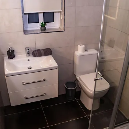 Designer 3 Bedroom And 3 Bathroom In Swatar 公寓 *