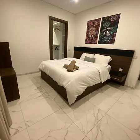 Designer 3 Bedroom And 3 Bathroom In Swatar Lägenhet